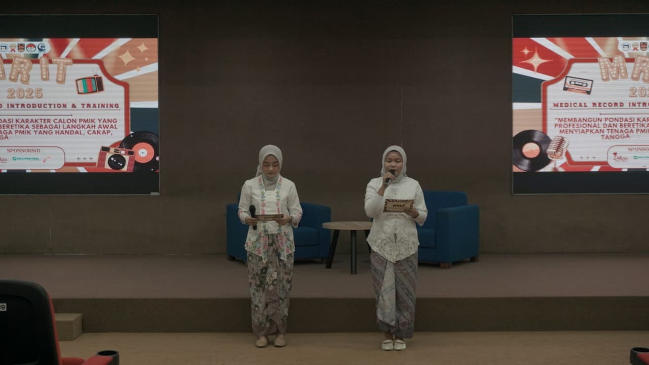Penyerahan Acara dari Moderator ke MC, sekaligus Penutupan Acara untuk ISHOMA